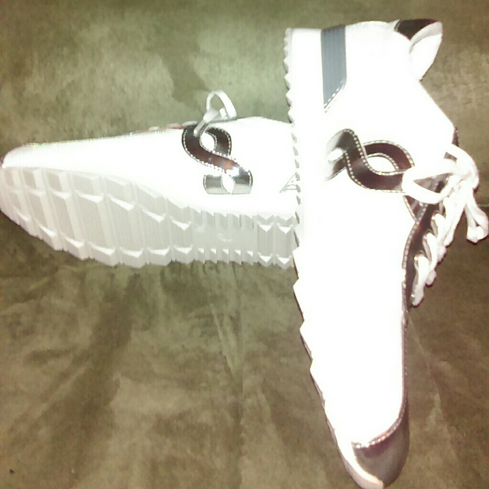 Collection Sneakers - Picture 2 of 4